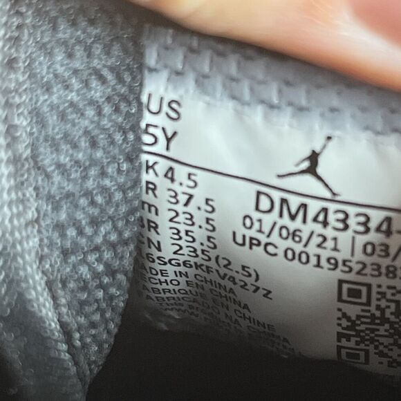 Nike Air Jordan 1 Mid SE Youth Size 5Y Black Racer Blue Lace Up Athletic Sneaker - Picture 10 of 10